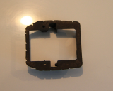 Servo ramecek se "zarezy" pro lepsi zalepeni (doufam) :)